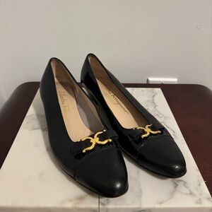 Salvatore Ferragamo patent leather low heels black 7